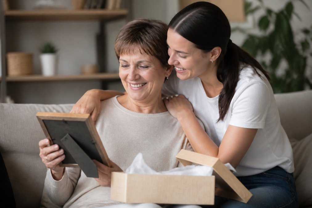 How to Choose Sentimental Gifts for Mom That Matter